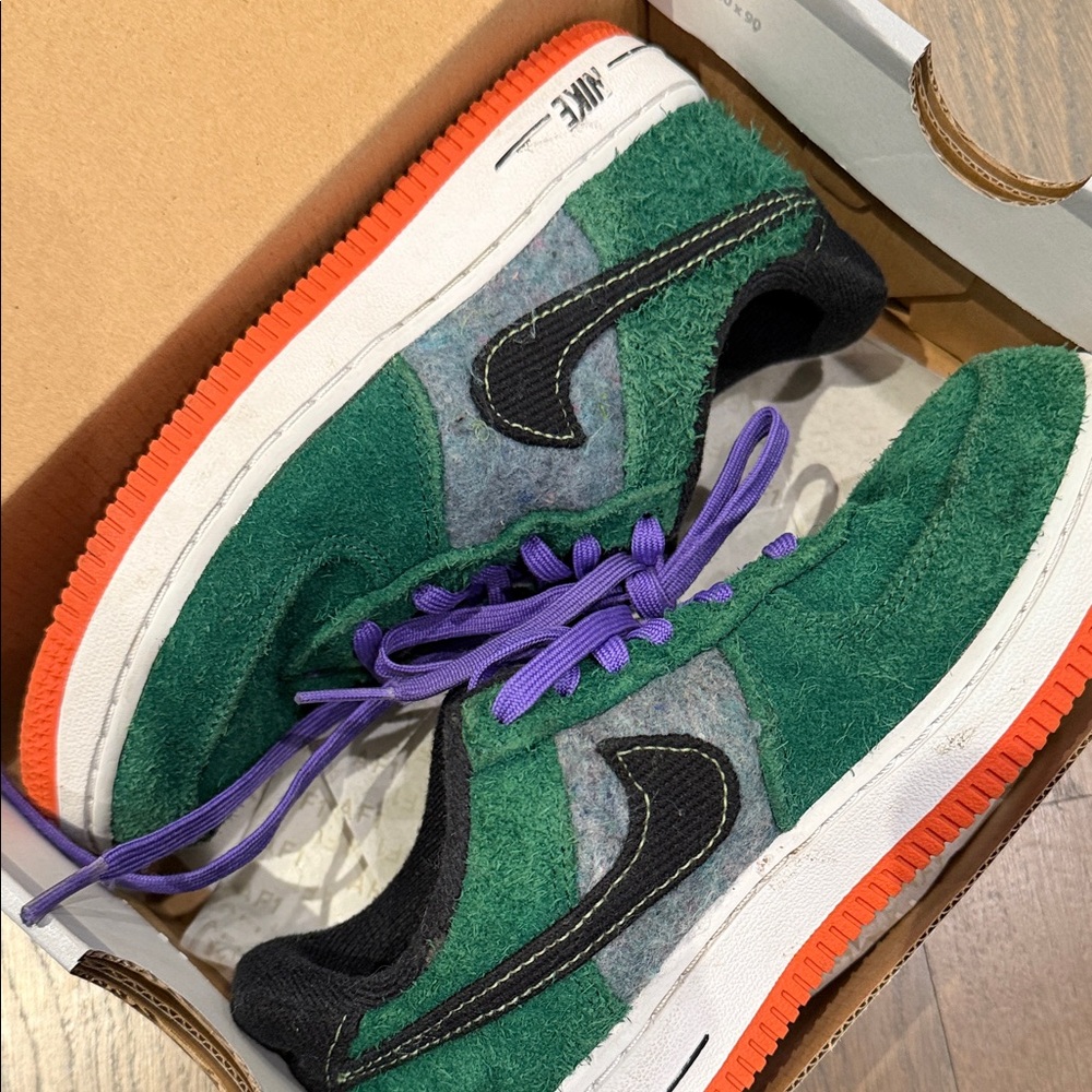 Nike Air Force 1 LV8 - Picture 4 of 4